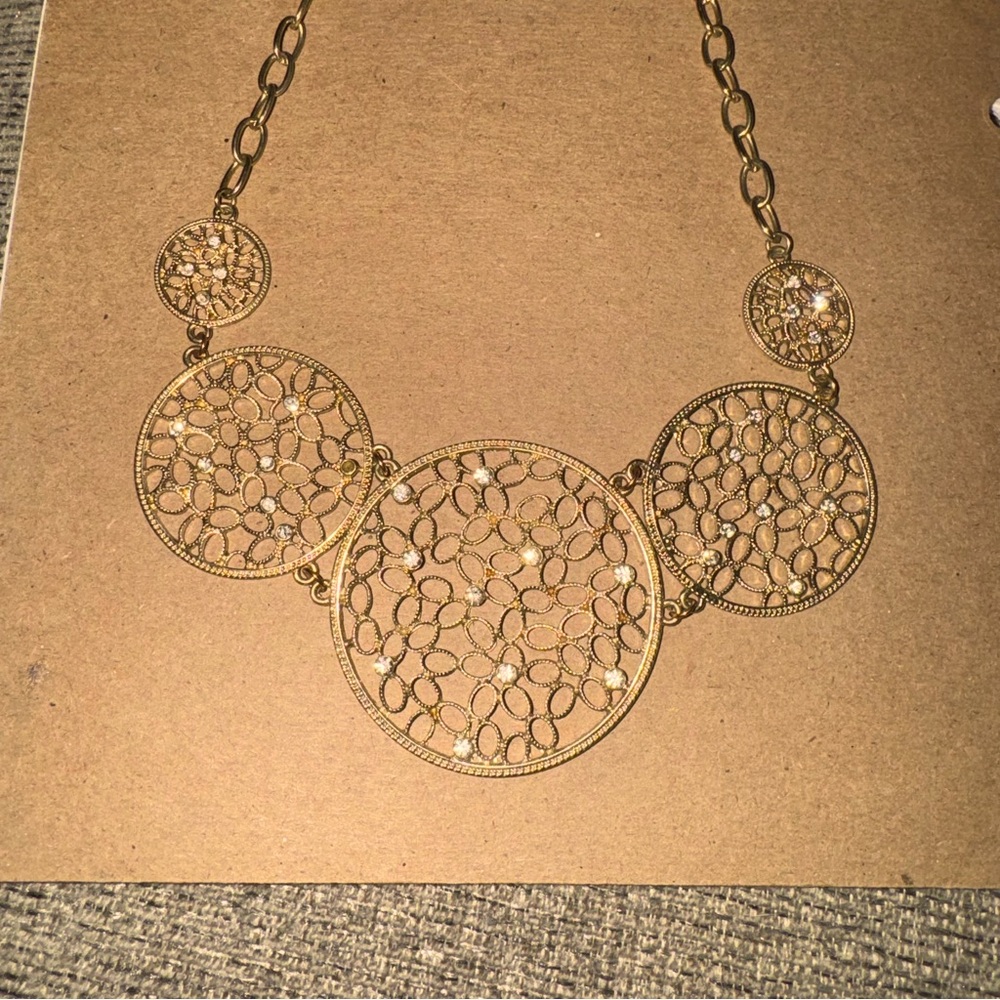 Gold plates filigree disc necklace with crystals!